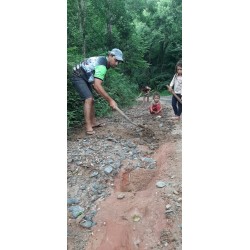 Moradores sofrem com ruas  e estradas em péssimas condições